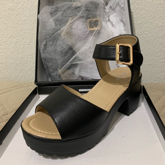 Brand New Faux Leather Sandals!! - Picture 1 of 3